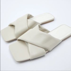 ZARA flat padded white leather sandal